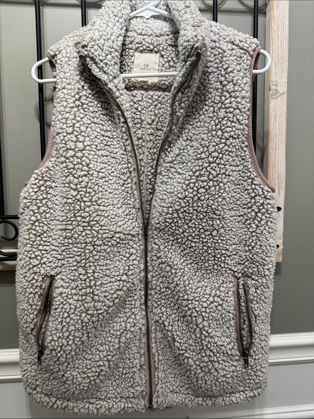 Thread & Supply Cream Sherpa Zip Vest M